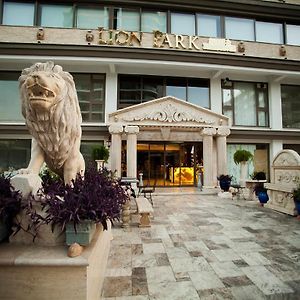 Lion Park Suites & Residence Hotel
